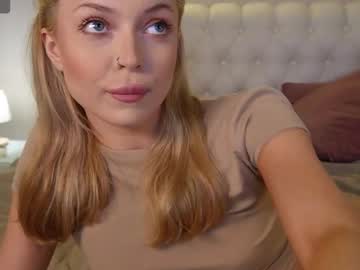 girl Watch The Newest Xxx Webcam Girls Live with kellypeachpie