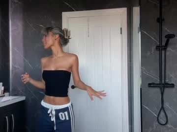 girl Watch The Newest Xxx Webcam Girls Live with aniishaa